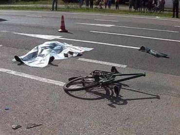 В Хустском районе под колесами "Мерседеса" погиб велосипедист