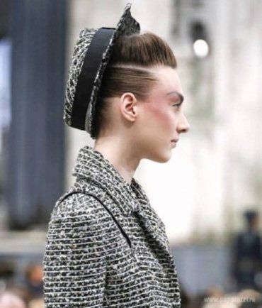 19-летняя Эвелина Самсончик стала лицом дома моды "Шанель"
