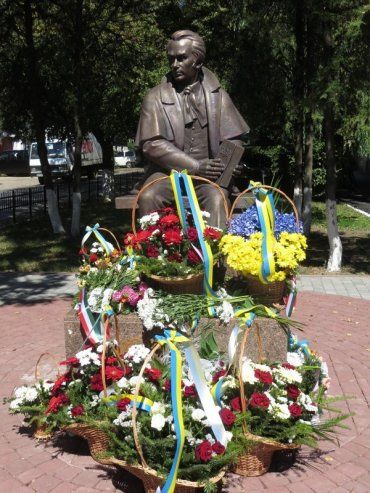 Новий пам’ятник Кобзарю у закарпатському м.Берегово.