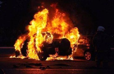 Автівку Прозору в Ужгороді спалили представники "грального бізнесу"?