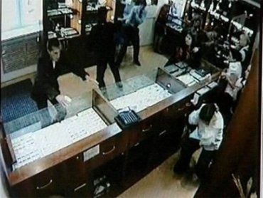 В Виноградове произошло ограбление ювелирного магазина
