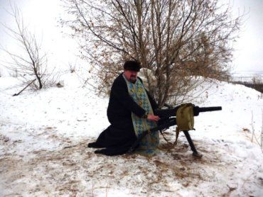 Епископ Ужгородский и Закарпатский запрещен только за то, что взял в руки оружие