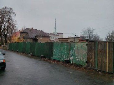 Інформація про цю забудову в Ужгороді відсутня