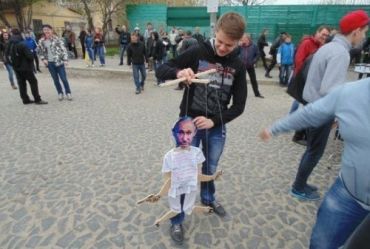 Ужгородцы, приходите всей семьей на антипутинский марш !