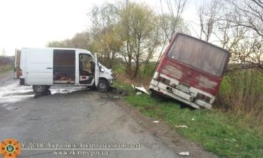 В Береговском районе столкнулись автобус и микроавтобус