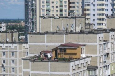 Жителям ужгородских многоэтажек планируют отдать придомовые территории
