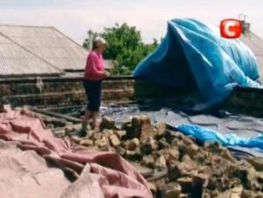 Молния одним ударом уничтожила жилье закарпатской семьи