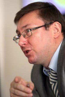 Министр МВД обвинил ТСН в связях с криминалитетом