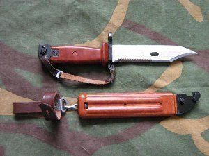 У гражданки Словакии на таможенном посту «Ужгород» изъяли штык-нож