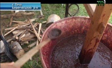 Українські та угорські кухарі використали 1000 кілограмів слив