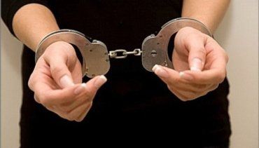 37-річна ужгородка підозрюється у вчиненні трьох кримінальних правопорушень