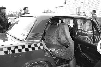 В Закарпатье таксист перевозил нелегалов