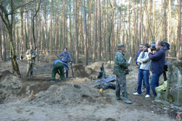 В Польше поисковики продолжают работы по эксгумации солдат