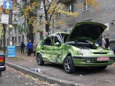 В Киеве микроавтобус "Богдан" протаранил "Skoda"