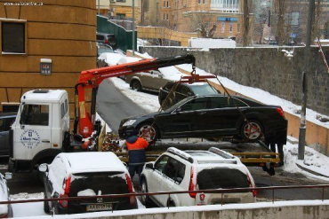 В Ужгороде все парковки заняты, лишние авто уйдут на штрафплощадку