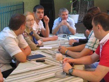 На засіданні круглого столу, що відбувся у День молоді в Ужгороді