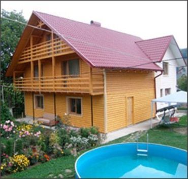 Деревянный дом с удобствами можно найти от 300 гривен в сутки
