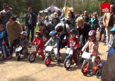 В Ужгороде для детей устроили велосипедную «Дивогонку»