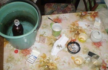 Наркоманы Берегово устроили себе праздник в квартире бабушки