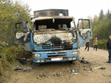В Угольке Тячевского района неизвестные подожгли КамАЗ