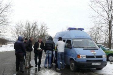 Венгры утверждают, что их дороги разбили украинские авто