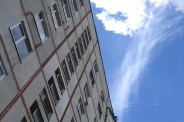 В Ужгороде с 9-этажки упал и разбился насмерть 10-летний малыш