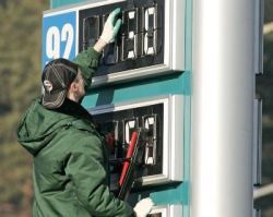 По вине производителей в Закарпатье высокие цены на бензин