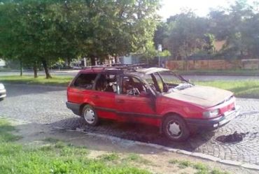 В Мукачево на улице Карпенко Карого сгорела машина таксиста