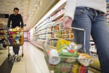 Статистики утверждают, что в Украине продукты дешевеют