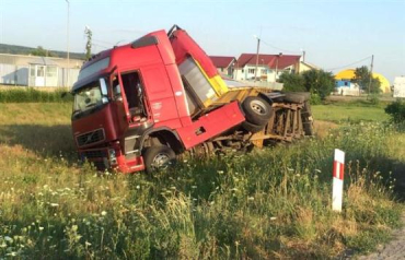 Огромный камион так и не доехал до словацкой границы...