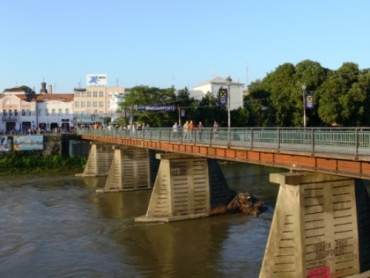 Какие метаморфозы претерпит пешеходный мост в Ужгороде?
