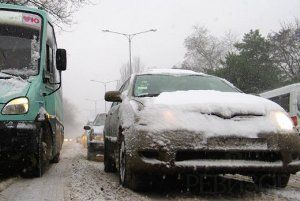 Из-за снега в Одессе люди насмерть замерзли в своих авто