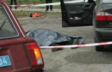 В Соломенском районе Киева на улице посреди белого дня застрелили мужчину