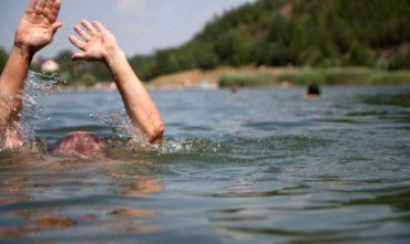 На Тернопільщині потонув чоловік рятуючи дитину