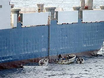 Пираты захватили судно "Фаина" 25 сентября близ побережья Кении в нейтральных водах