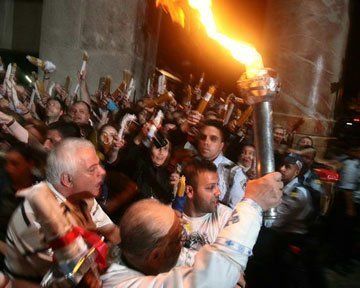 Благодатный огонь из Иерусалима привезли на Закарпатье
