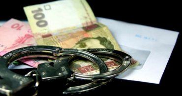 В ночь на 14 января неизвестный украл из квартиры 17 200 гривен