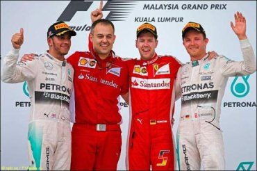 Себастьян Феттель выигрывает гонку на Гран При Малайзии