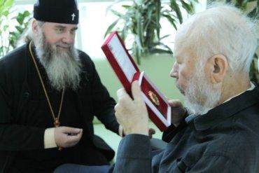Блаженнейшего Митрополита Владимира в больнице посетил архиепископ Феодор