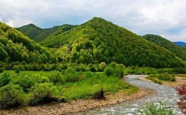 Поездка в Карпаты на майские праздники обойдется в 2 000 грн