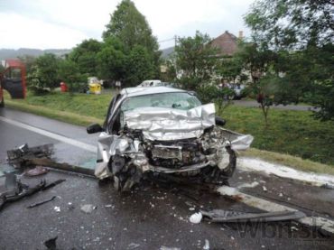В Словакии Honda столкнулась лоб в лоб с фурой, - водитель не имел шансов выжить