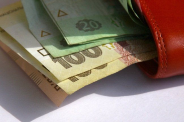 Средняя заработная плата в Закарпатье на сегодня составляет 2623 гривны