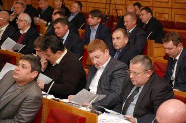 В Закарпатье депутаты взялись за языки национальных меньшинств