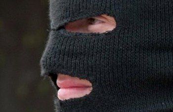 Во Львовской области люди в масках напали на дом таможенника, -взяли, что хотели