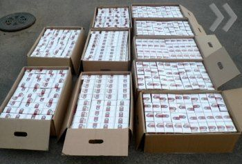 В Закарпатье пограничник требовал взятку за перевозку контрабандных сигарет