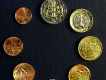 НБУ ввел в обращение памятные монеты номиналами 5 и 20 грн
