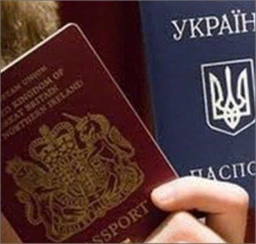 Украину пугают расколом и войнами из-за двойного гражданства