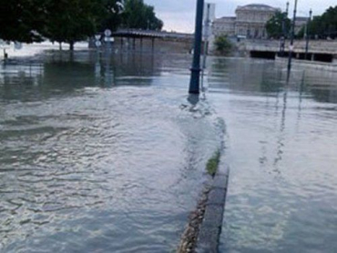 Венгры без особой паники переживают пик наводнения