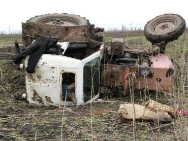 В Закарпатье произошел несчастный случай: перевернулся трактор