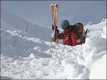 Лыжник из Ровенской области заблудился на Драгобрате и попал в снежную лавину